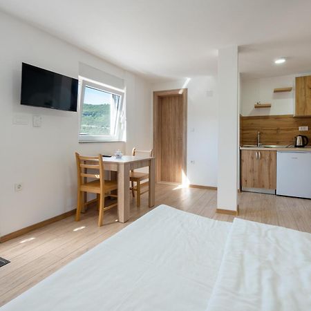 Apartments Budes Neum Buitenkant foto