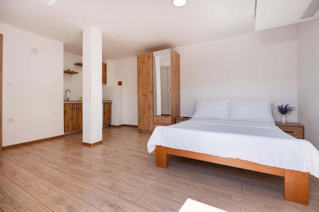 Apartments Budes Neum Buitenkant foto
