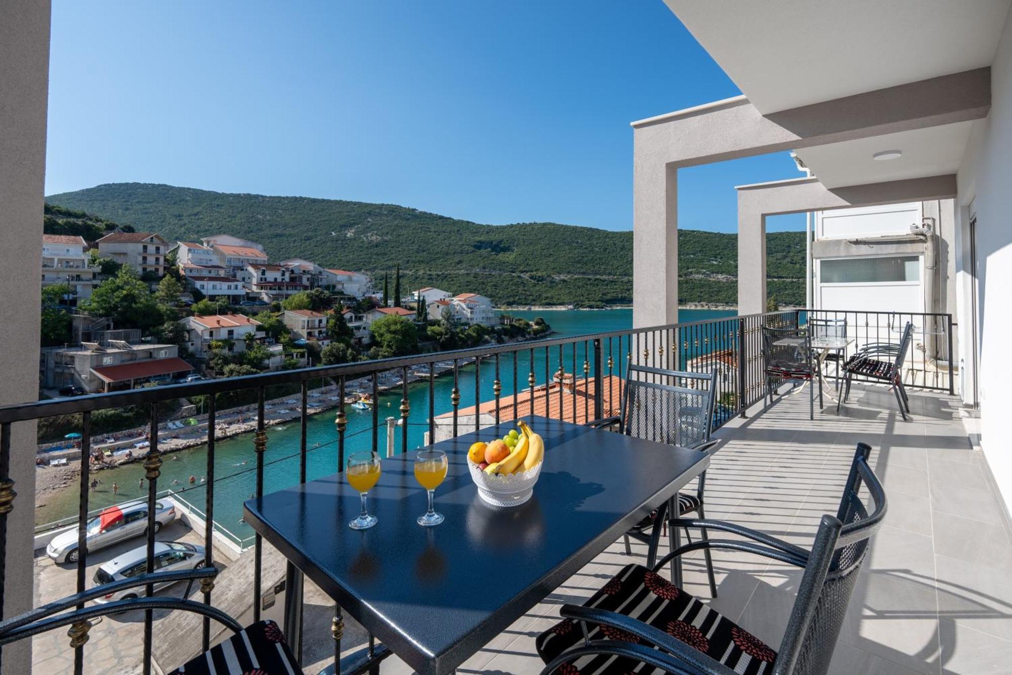 Apartments Budes Neum Buitenkant foto